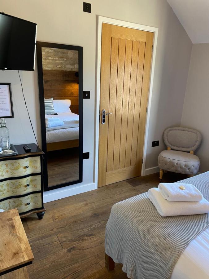 The Queen Matilda Country Rooms Avening Exteriér fotografie